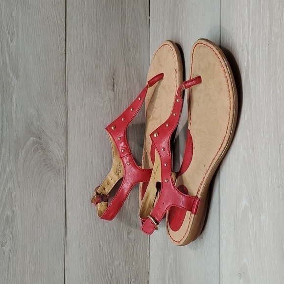 B.O.C. Born Women T strap Sandals Flats shoes sz 7 - Picture 1 of 12